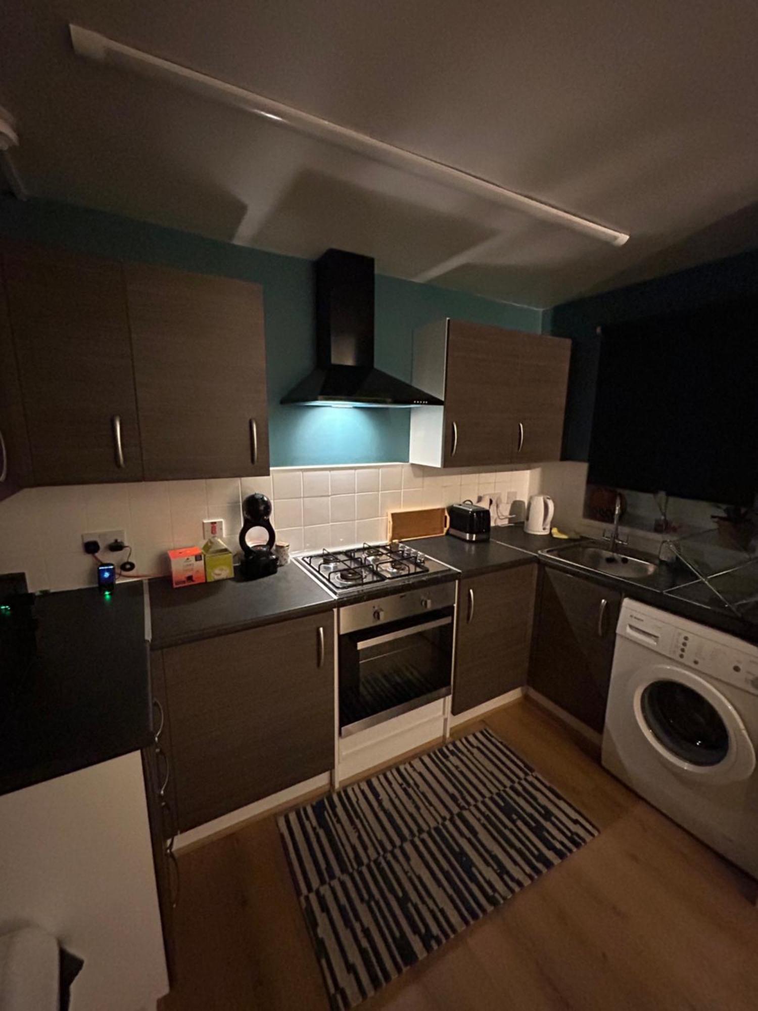 Woodhouse Apartment Лийдс Екстериор снимка